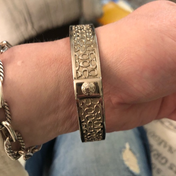 Coach luxury signature bangle bracelet - Picture 3 of 4